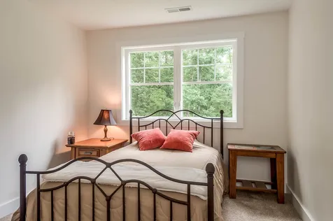 13 Chestnut Way Lee NH 03861