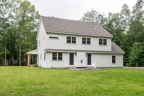 13 Chestnut Way Lee NH 03861