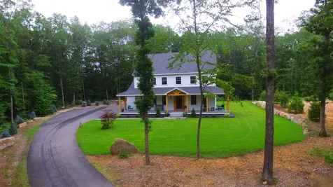 13 Chestnut Way Lee NH 03861