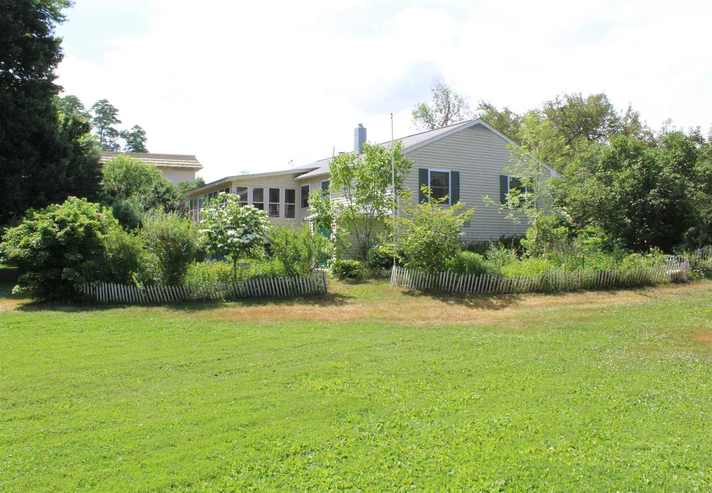 64 Merrimack Street Hooksett NH 03106