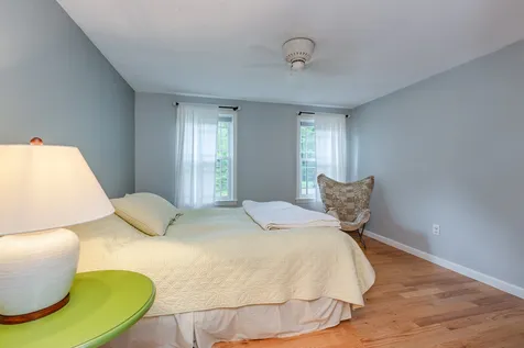 49 Forest Street Londonderry NH 03053