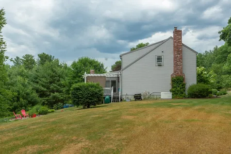 49 Forest Street Londonderry NH 03053