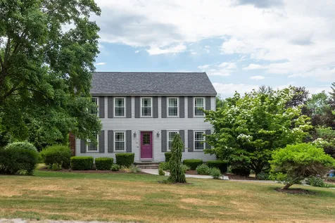 49 Forest Street Londonderry NH 03053