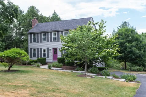 49 Forest Street Londonderry NH 03053