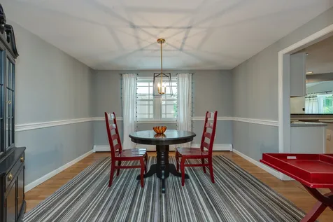 49 Forest Street Londonderry NH 03053