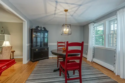 49 Forest Street Londonderry NH 03053