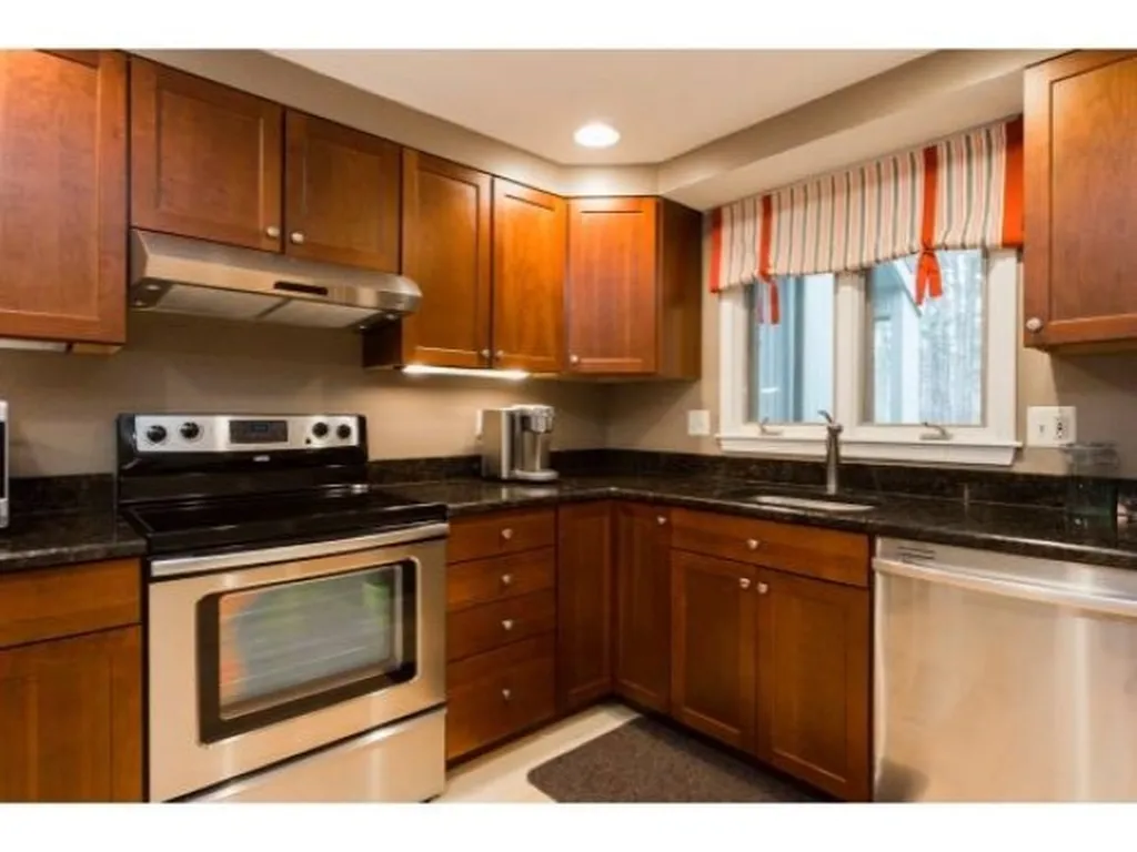 34 Brookside Drive Stratham NH 03885