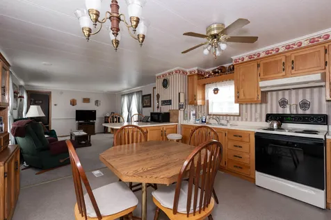 86 Thistle Way Manchester NH 03109