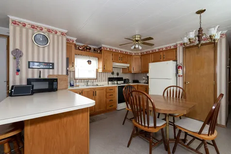 86 Thistle Way Manchester NH 03109