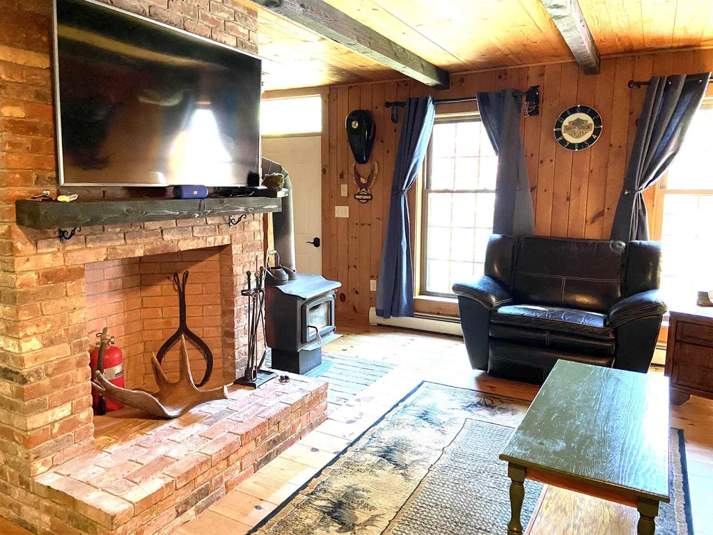 444 Newmarket Road Warner NH 03278