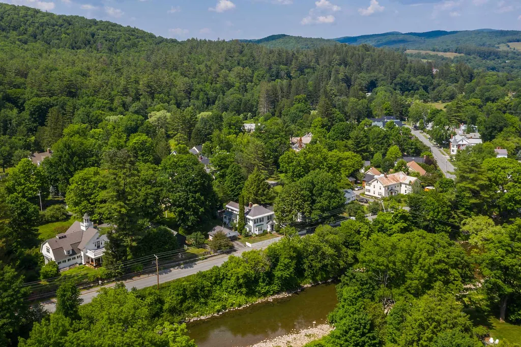 39 River Street Woodstock VT 05091