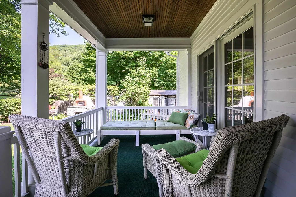39 River Street Woodstock VT 05091