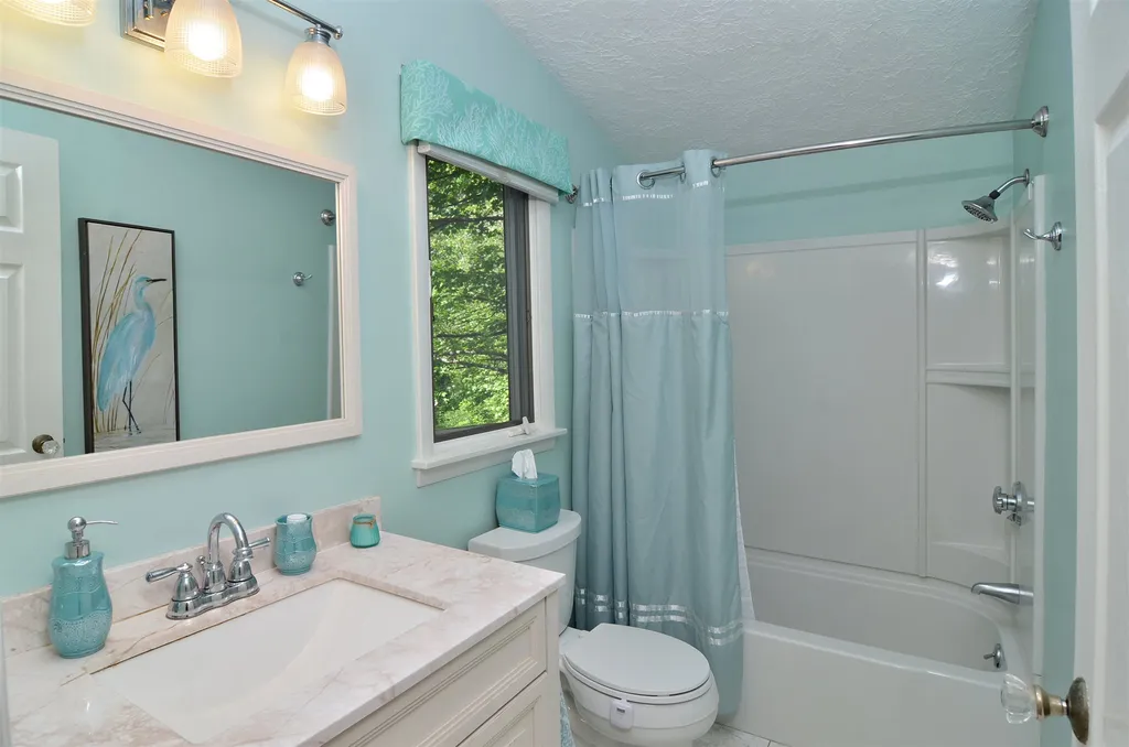 3 Johns Drive Hooksett NH 03106