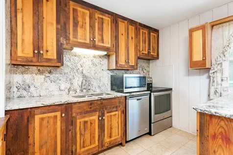 18 Woodcrest Circle Milton VT 05468