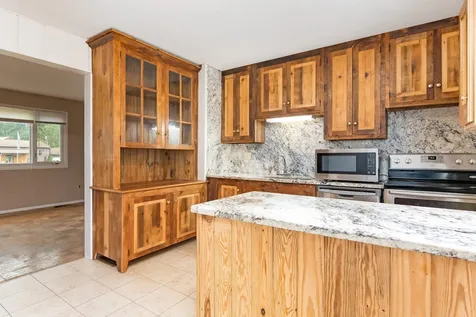 18 Woodcrest Circle Milton VT 05468