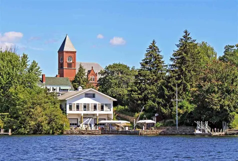 69 South Main Street Wolfeboro NH 03894