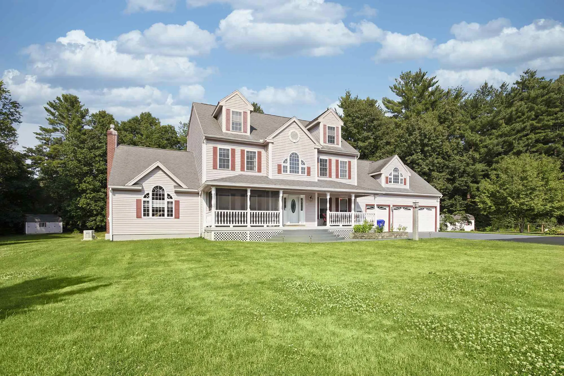 17 Farmington Drive Hudson NH 03051