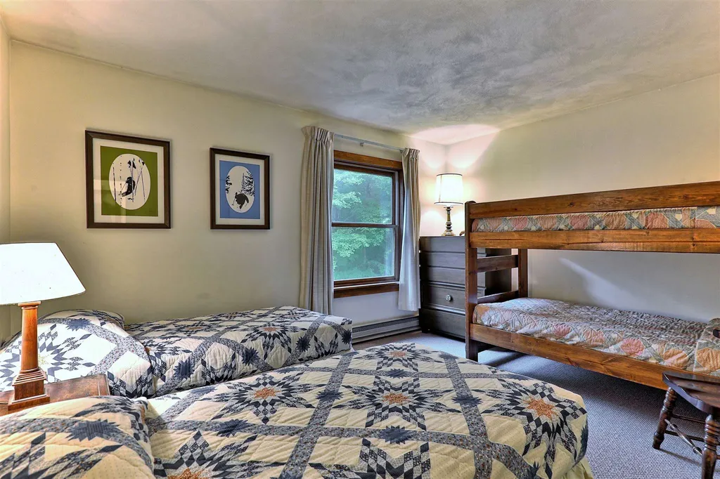 37 Gateway Court Mendon VT 05701
