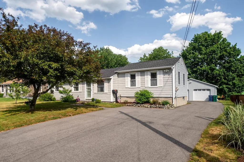 16 Tucker Lane Hampton NH 03842