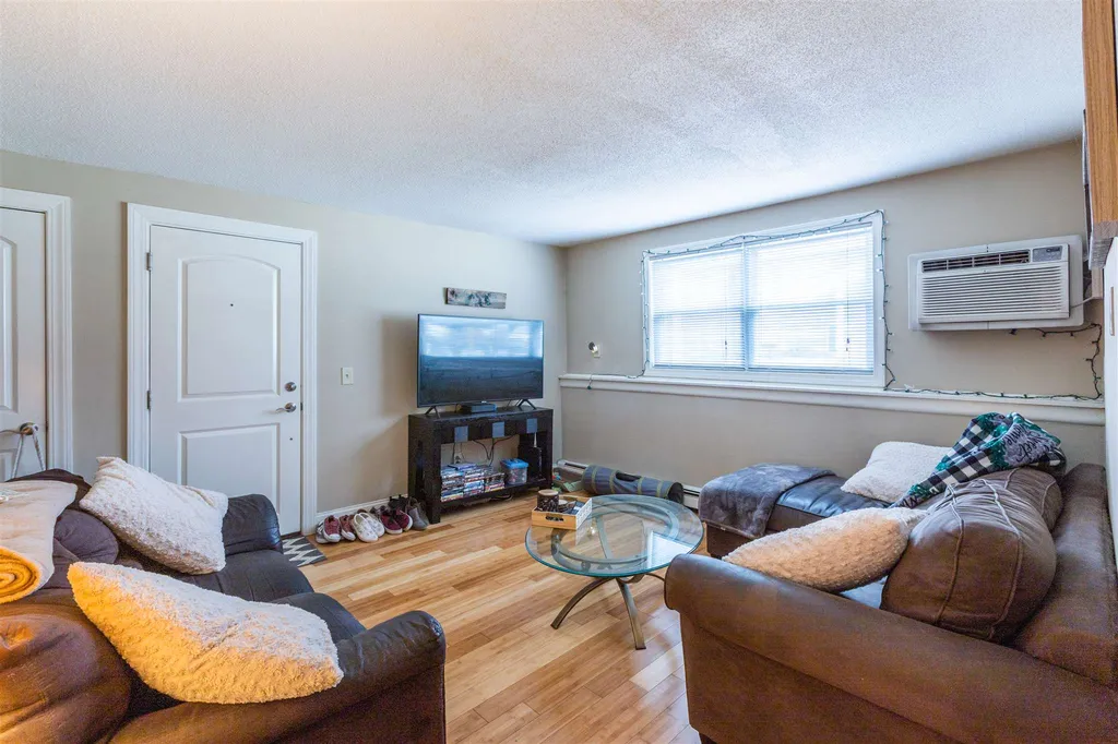 15 Woodland Drive Litchfield NH 03052