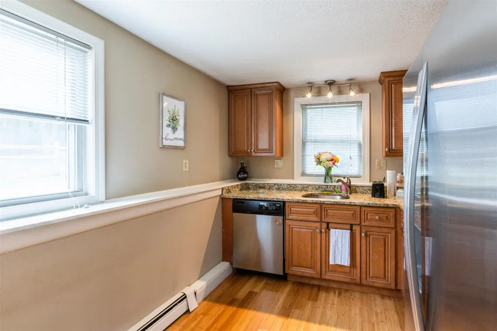 15 Woodland Drive Litchfield NH 03052