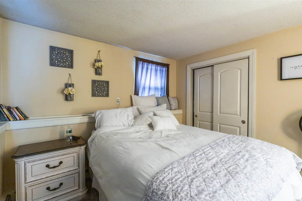 15 Woodland Drive Litchfield NH 03052