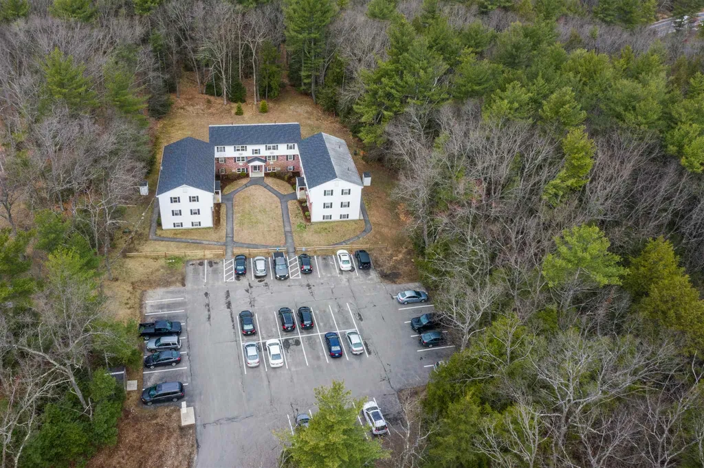 15 Woodland Drive Litchfield NH 03052