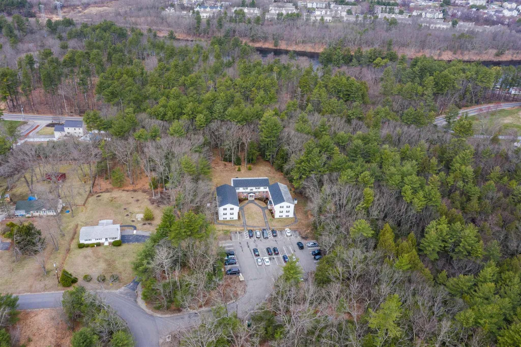15 Woodland Drive Litchfield NH 03052