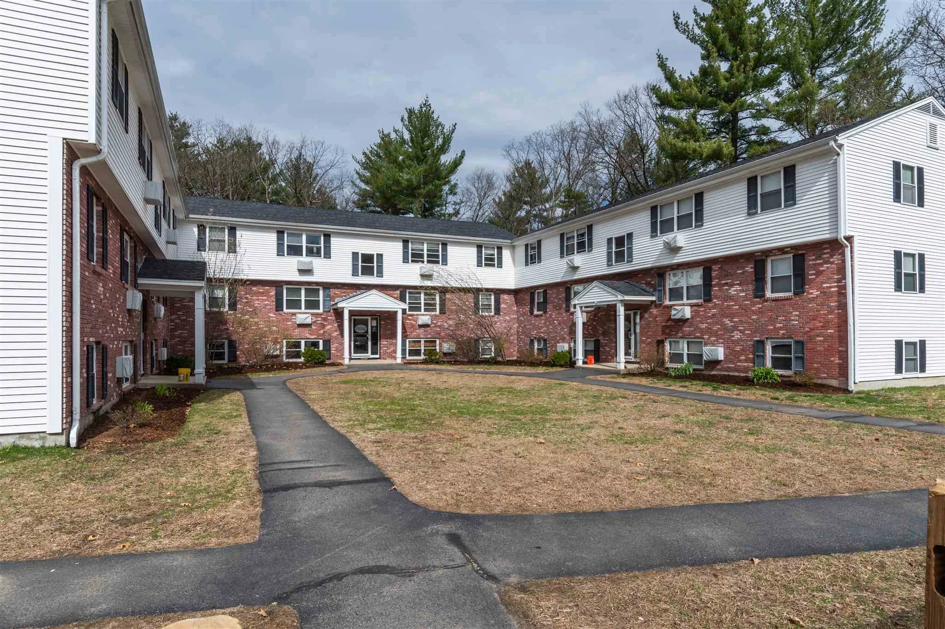 15 Woodland Drive Litchfield NH 03052