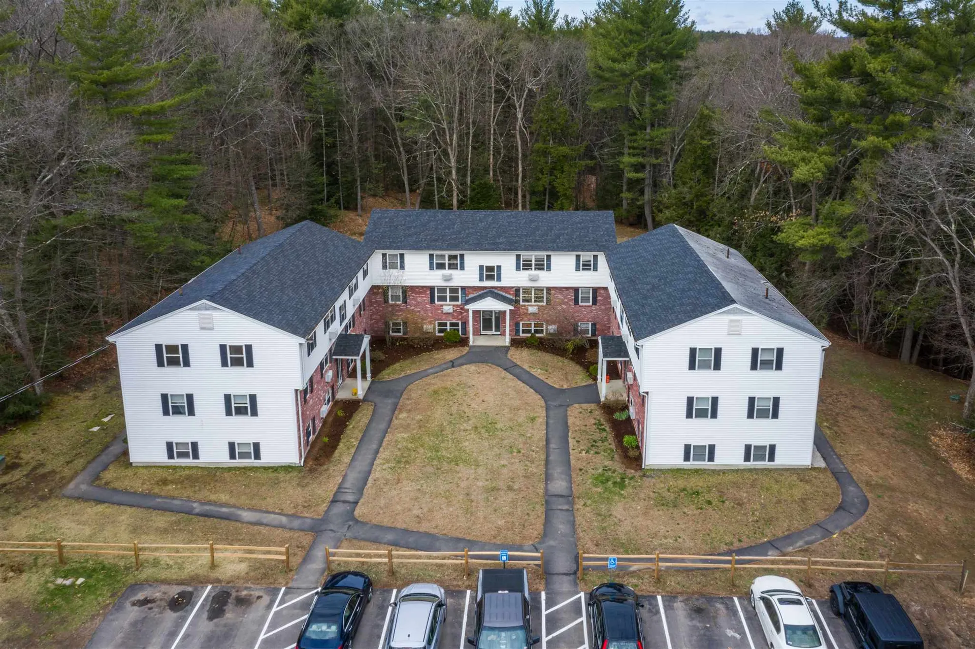 15 Woodland Drive Litchfield NH 03052