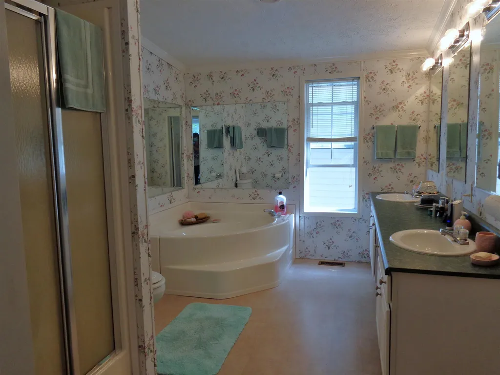 225 Groton Road Hebron NH 03241