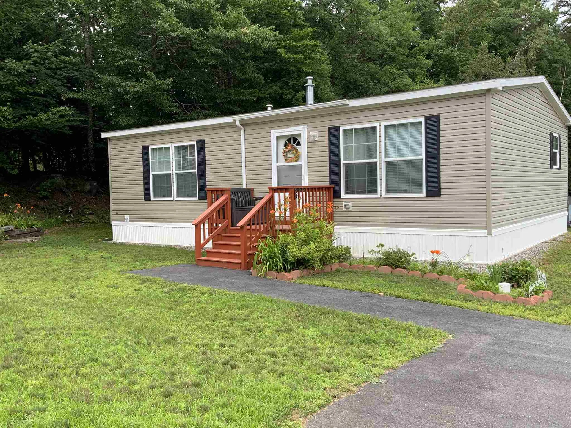 24 Brook Circle Loudon NH 03307