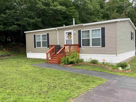 24 Brook Circle Loudon NH 03307