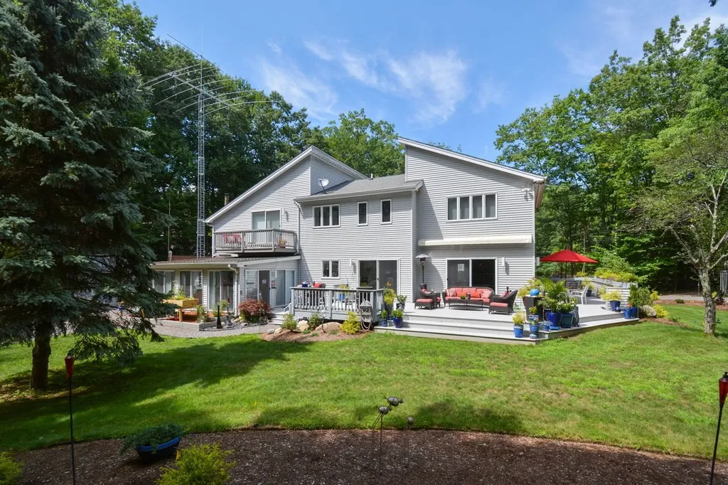 25 Douglas Drive Meredith NH 03253