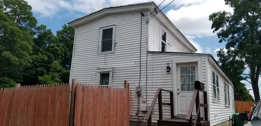 15 Pleasant Street Rochester NH 03867