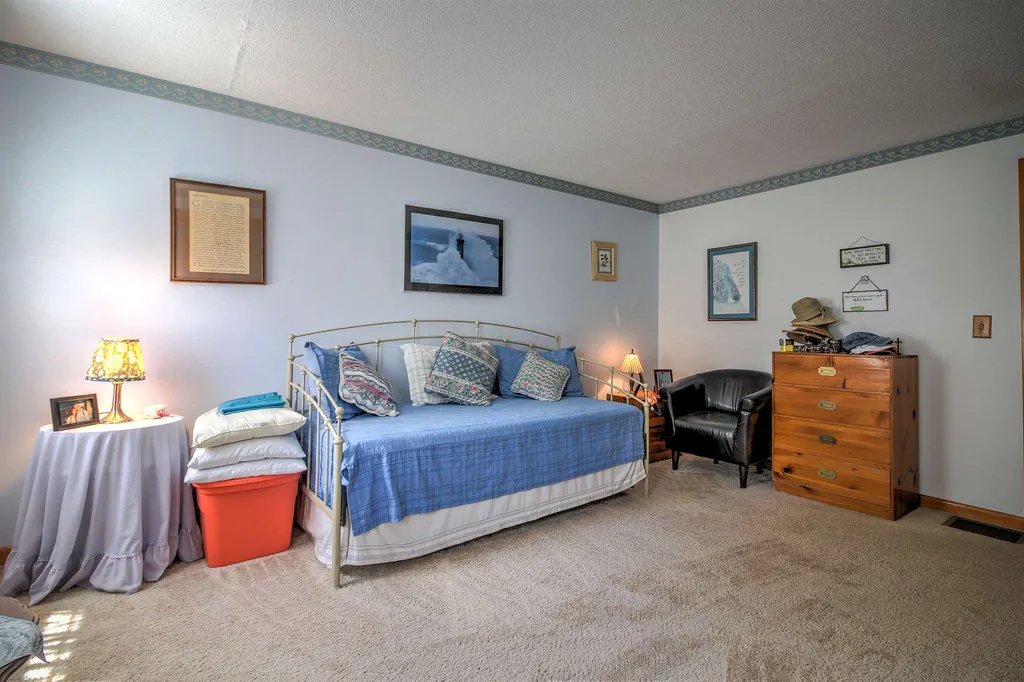237 Kinni Kinnic Lane Poultney VT 05764