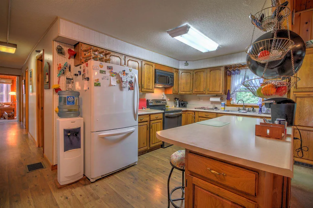 237 Kinni Kinnic Lane Poultney VT 05764