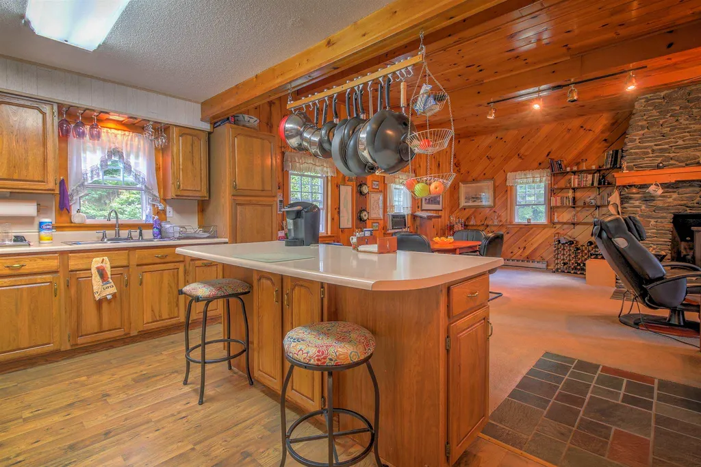 237 Kinni Kinnic Lane Poultney VT 05764