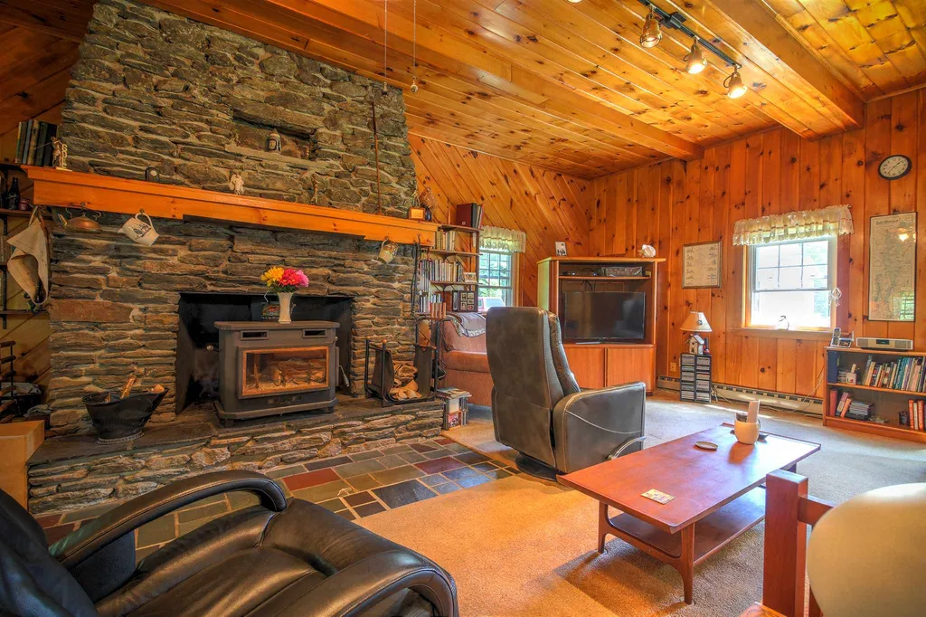 237 Kinni Kinnic Lane Poultney VT 05764
