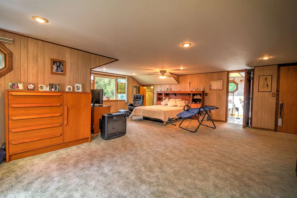 237 Kinni Kinnic Lane Poultney VT 05764