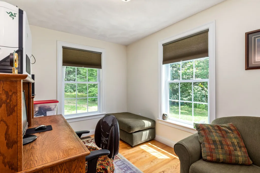 4 Clark Road East Kingston NH 03827