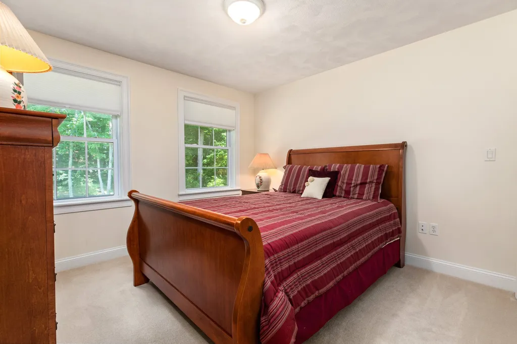 4 Clark Road East Kingston NH 03827