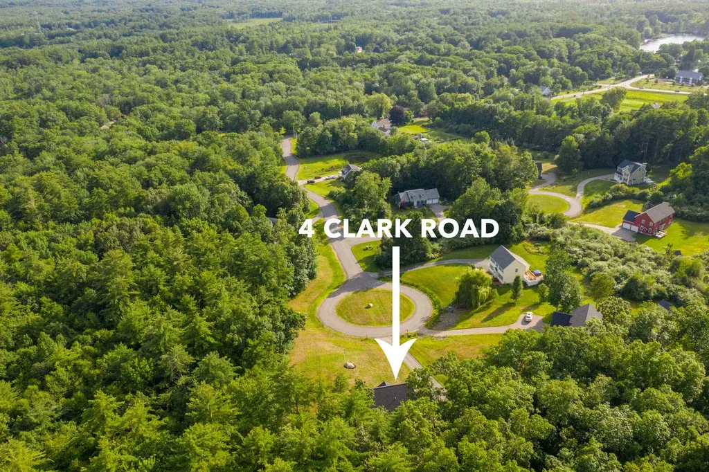 4 Clark Road East Kingston NH 03827