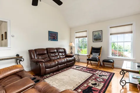 4 Clark Road East Kingston NH 03827