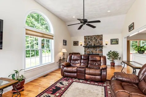 4 Clark Road East Kingston NH 03827
