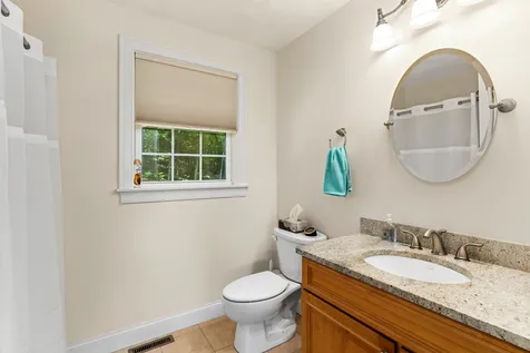 4 Clark Road East Kingston NH 03827