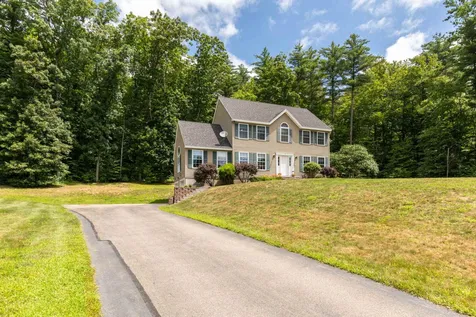 4 Clark Road East Kingston NH 03827