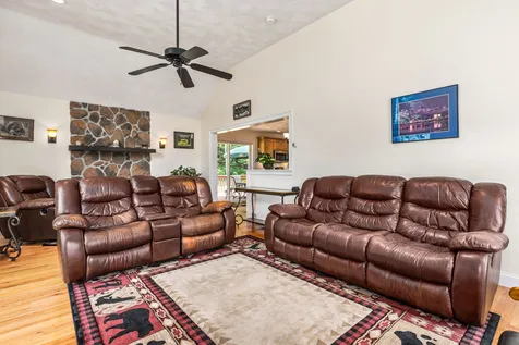 4 Clark Road East Kingston NH 03827