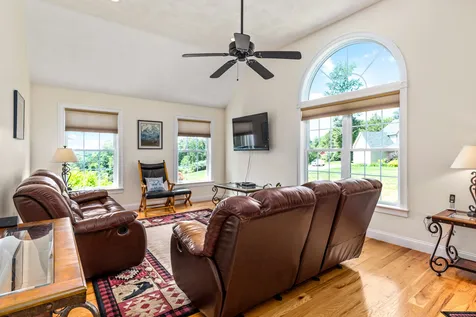 4 Clark Road East Kingston NH 03827