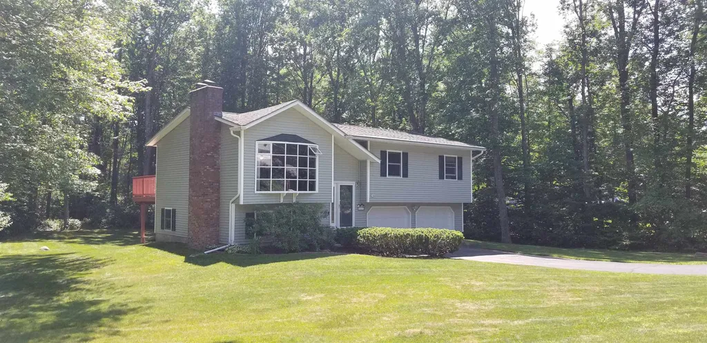 17 Alderbrook Road Essex VT 05452